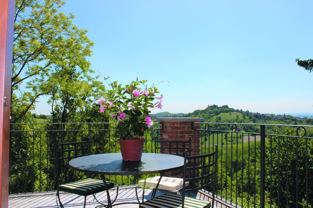Alta Villa The Countryhouse Adults Only Boutique Bnb Vigliano d'Asti Exterior photo